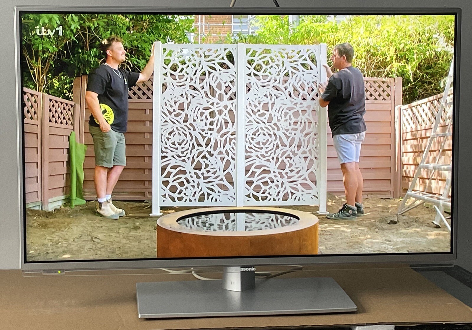 Panasonic TXL32E6B 32 Inch Smart LED TV Freeview HD WiFi TV eBay