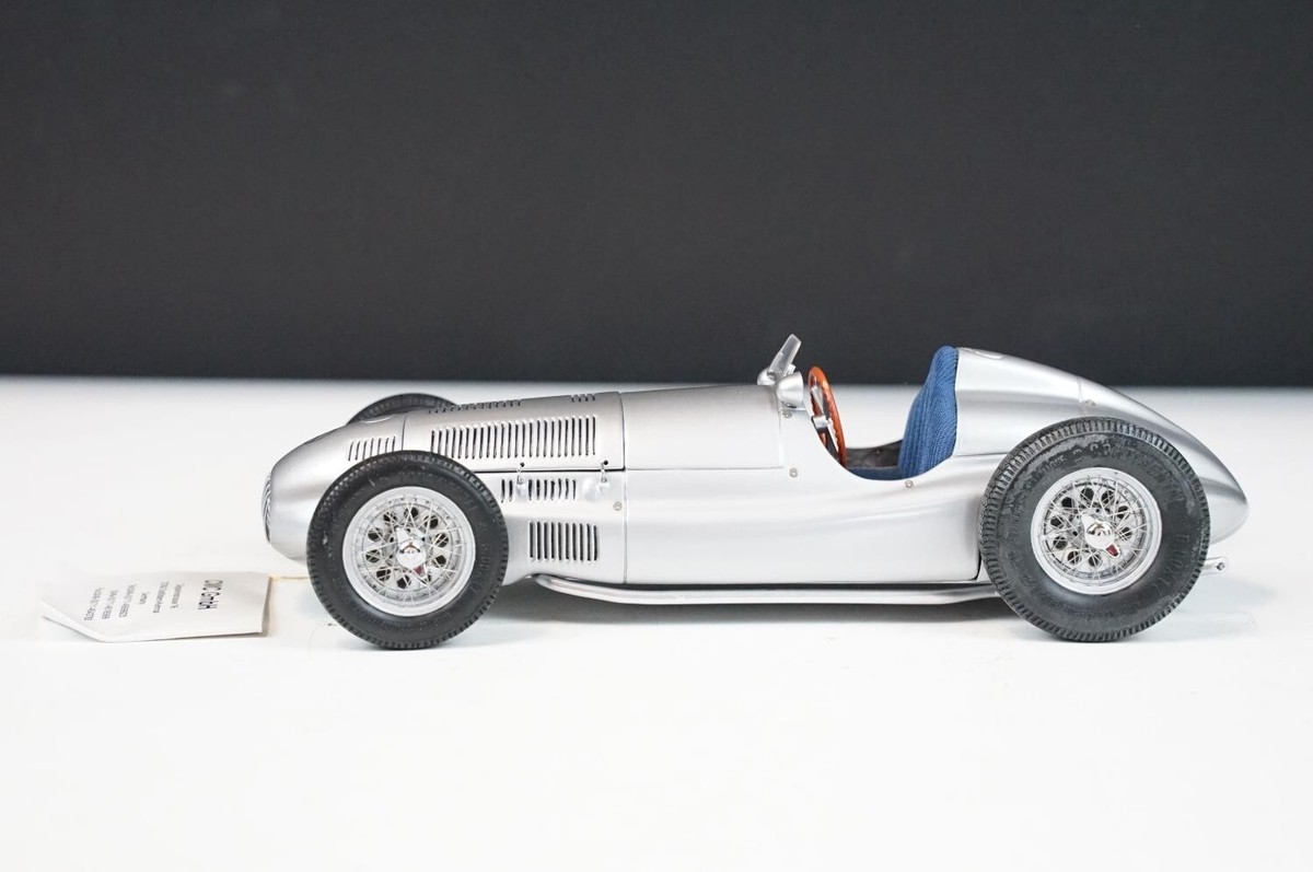 Boxed 1/18 CMC Exclusive Modelle M-018 Mercedes Benz W165 1939 Der
