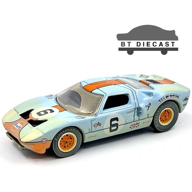 AUTOWORLD 1965 FORD GT40 GT 40 RACE WORN with FLAG MAN FIGURE 1/64