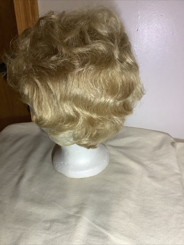 Paula Young Emily A14/88A Golden Wheat Blonde Wig~ Short Wavy~ Beautiful - 第 9/16 張圖片