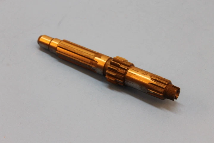 EJE PRINCIPAL DE TRANSMISIÓN YAMAHA 1965-66 YDS3 YDS3C PARTE # 156-17411-00-00 NUEVO DE STOCK Foto 3 de 4