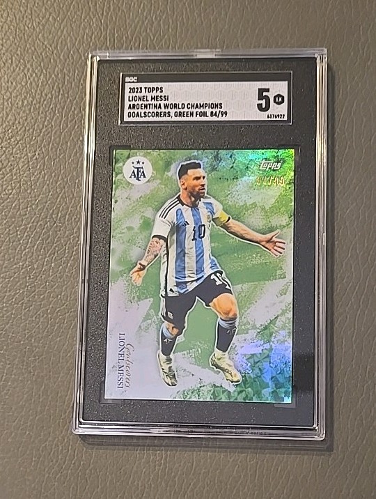 2023 Topps Leo Messi Argentina Champions Goalscorers Green Foil 84/99 sgc 5 view 2