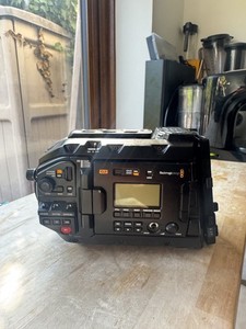 Blackmagic Ursa Mini Pro 4.6K G2 EF MOUNT & FREE V MOUNT BATTERY
