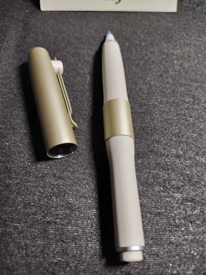 DDP 】Uniball ZENTO Signature 0.7mm Gold + 3 Refills + Extra 10