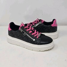 DKNY women 8.5M matti sneakers all over print pink black lace up grudge skaters