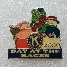 Kiwanis International Lapel Pin Day at the Races 2000 Snowman Horse Racing VTG