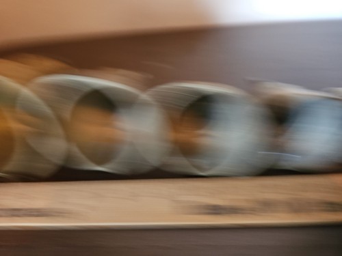 5 alte verzierte geätzte Messing Glocken gestempelt Indien verschiedene Ringtöne - Bild 6 von 7