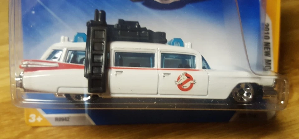 Hot Wheels Ghostbusters 1984 ECTO-1 1:64 Scale New Models 2010 New - Image 4 of 4