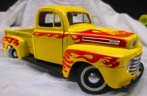 Vintage Maisto 1948 Ford F1 Pickup Truck 1/25 Die-Cast Flames Red & Yellow - Picture 5 of 11