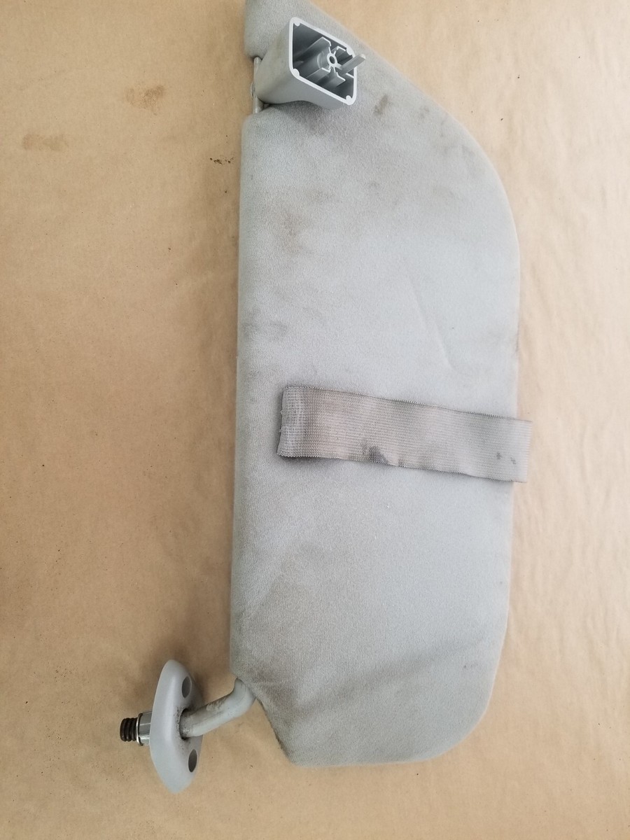2005-2007 FORD F-350 6.0 OEM PAIR OF SUN VISOR w/CLIPS RIGHT