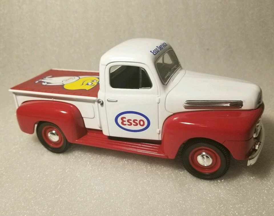 Ford fundido a presión ESSO Limited 1948 con cubierta de lengua de hombre caída de aceite RARO nuevo sin caja Foto 4 de 4