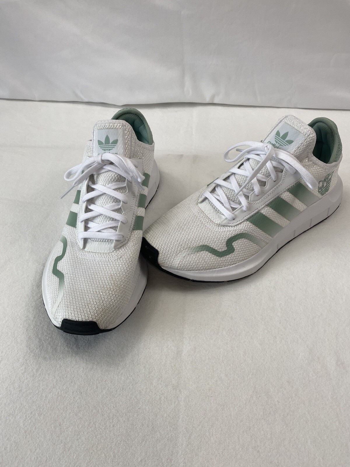SAOLA Sneakers Adidas Originali Swift Essential da uomo bianche con verde acqua 11 5