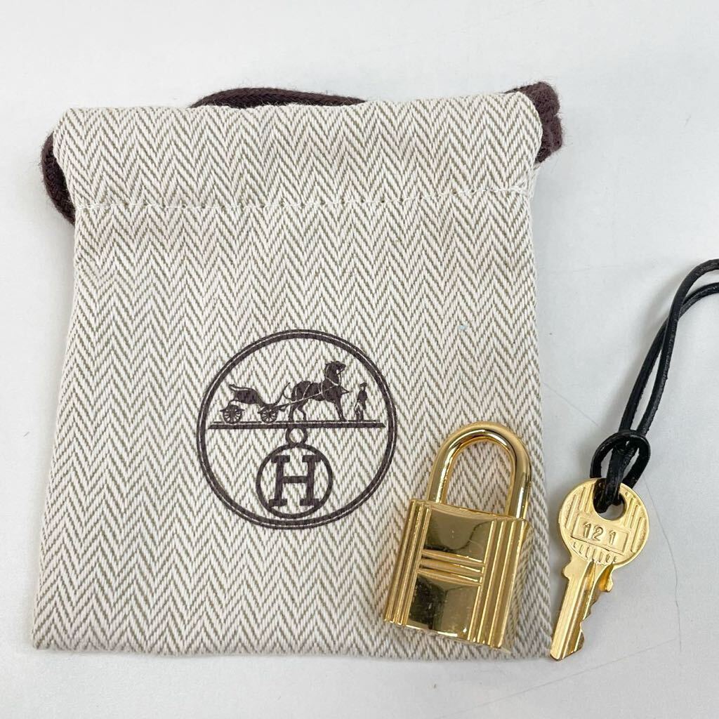 HERMES Padlock Cadena & Key Set Gold Charm No.121 Japan HERMES Padlock Cadena & Key Set Gold Charm No.121 Japan