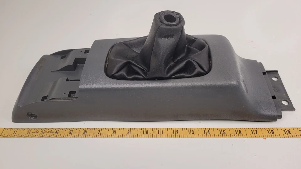 Bisel de cambio de transmisión manual Honda Civic 1992-1995 con bota de cambio gris OEM Foto 4 de 4