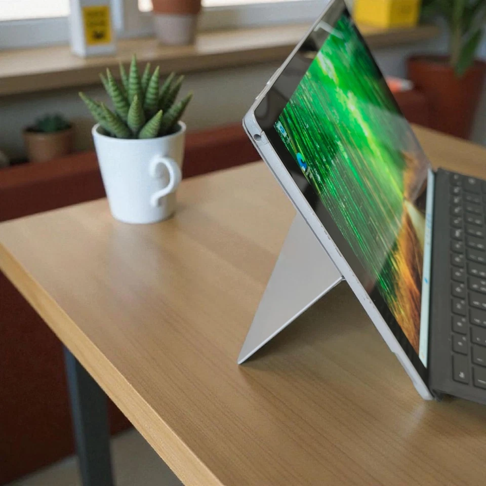 Microsoft Surface Pro 5 Mod 1807 Core i5 8/256 GB SSD 4G +Accesori, Versione SIM - Immagine 3 di 4