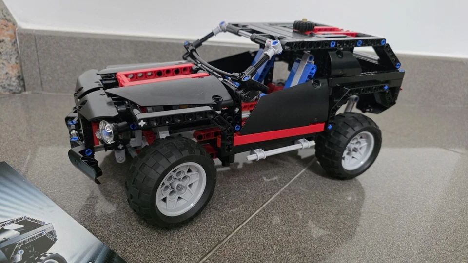 LEGO Technic 8081 Extreme Cruiser, foto 2 di 4