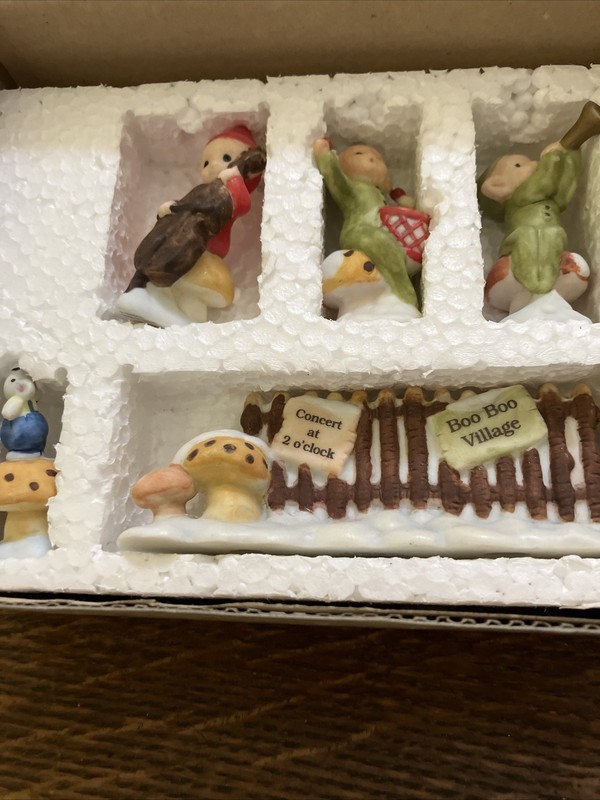 Memories Of Yesterday Enesco BooBoos Band With Fence /box Never Displayed 1995