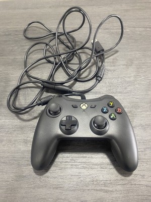 Xbox One Wired Amazon Basics Controller (Black) Used