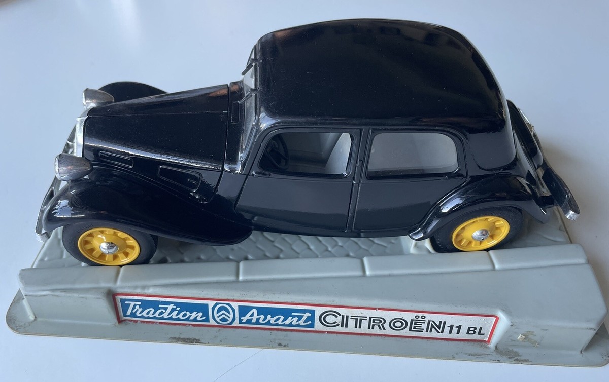 お歳暮 人気 Avant Traction Citroen 1:20, Champion 11 Car Toy Diecast Bl, 乗用車