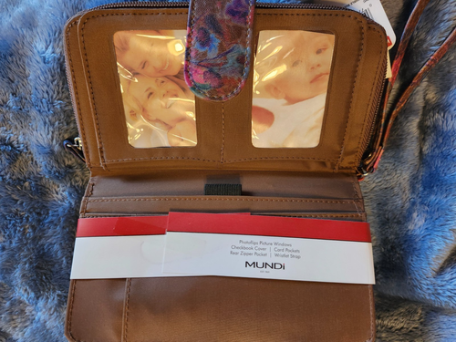 Mundi Floral "Incredible Wallet"--New With Tags - Picture 2 of 2