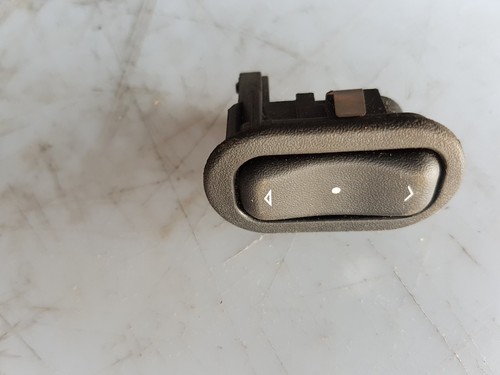 Schalter Fensterheberschalter / 90561388 / 13363100