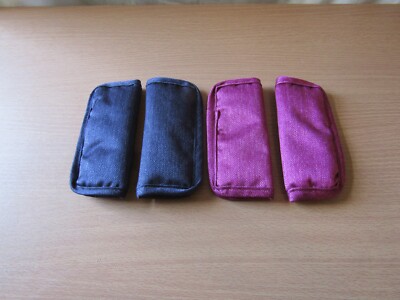 PAAR GURTPOLSTER IN PINK ODER BLAU.