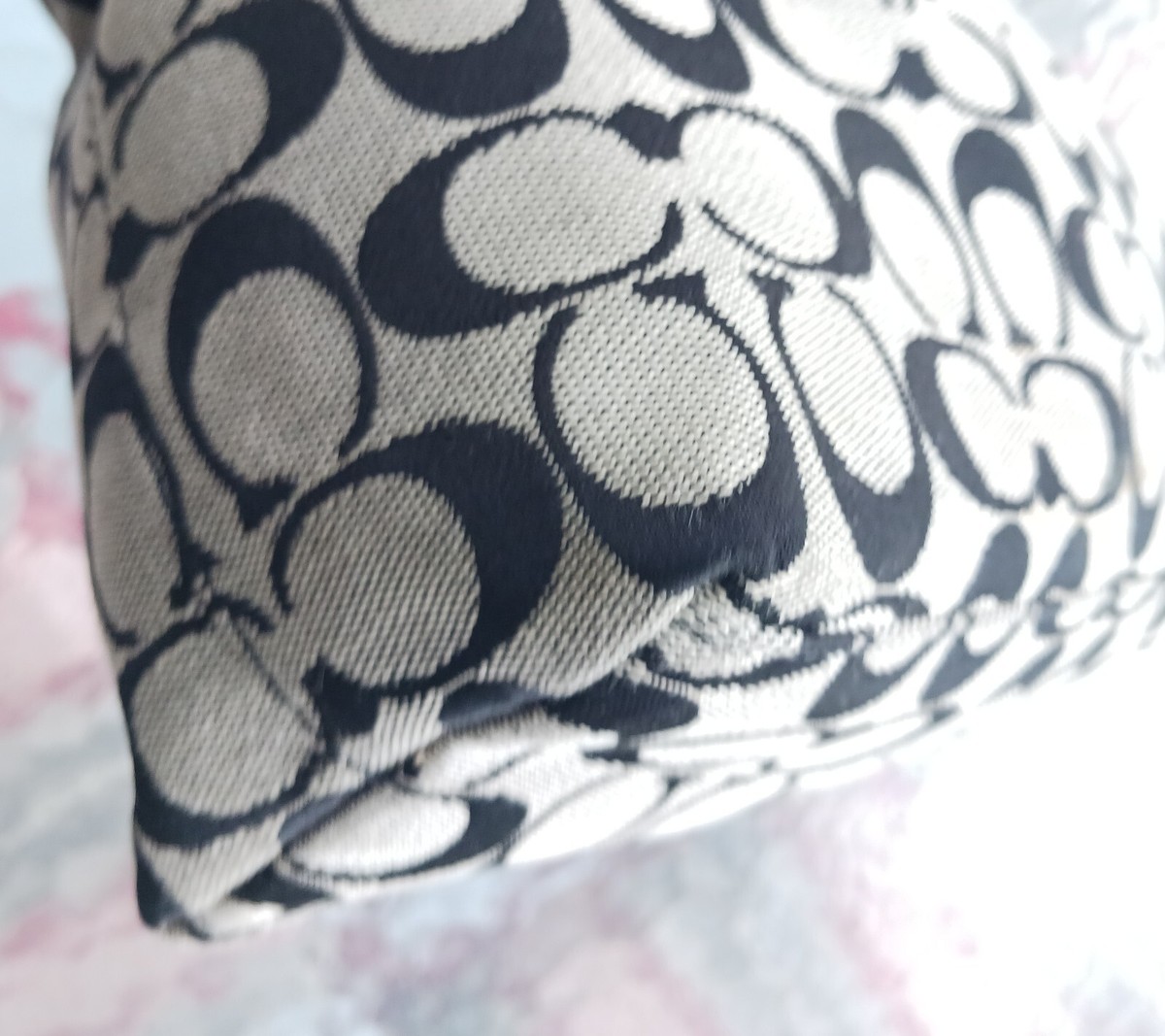 Coach F28504 MEDIUM Black/Gray Patent Leather & Signature C