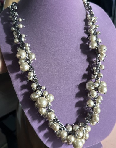 Ann Taylor Pearl Statement Necklace 36 Inches NWT - 第 1/3 張圖片