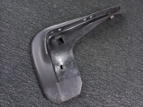 BMW 7-Series E38 Original Front Left Mud Flap Cover OEM 82.19-9402933 - Picture 16 of 17