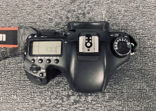 Canon EOS 7D 18.0 MP Digital SLR Camera (Body Only) - Zdjęcie 2 z 6