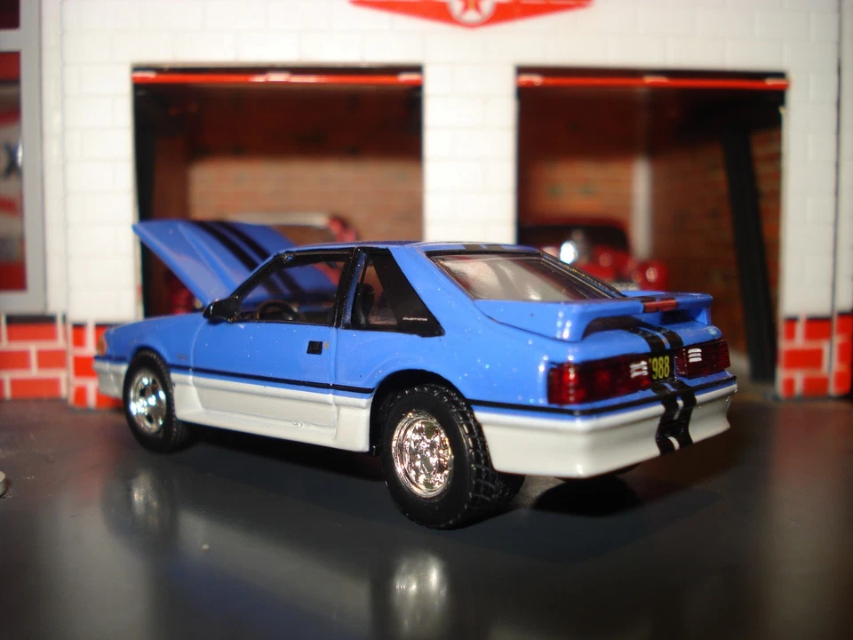 1988 FORD MUSTANG GT 5.0 FOX BODY LIMITED EDITION COUPE M2 1/64 COYOTE MOTOR - Image 4 of 4