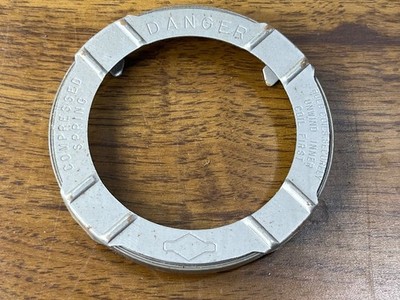 Briggs & Stratton 294303 Spring/Retainer Assembly Fits 490179