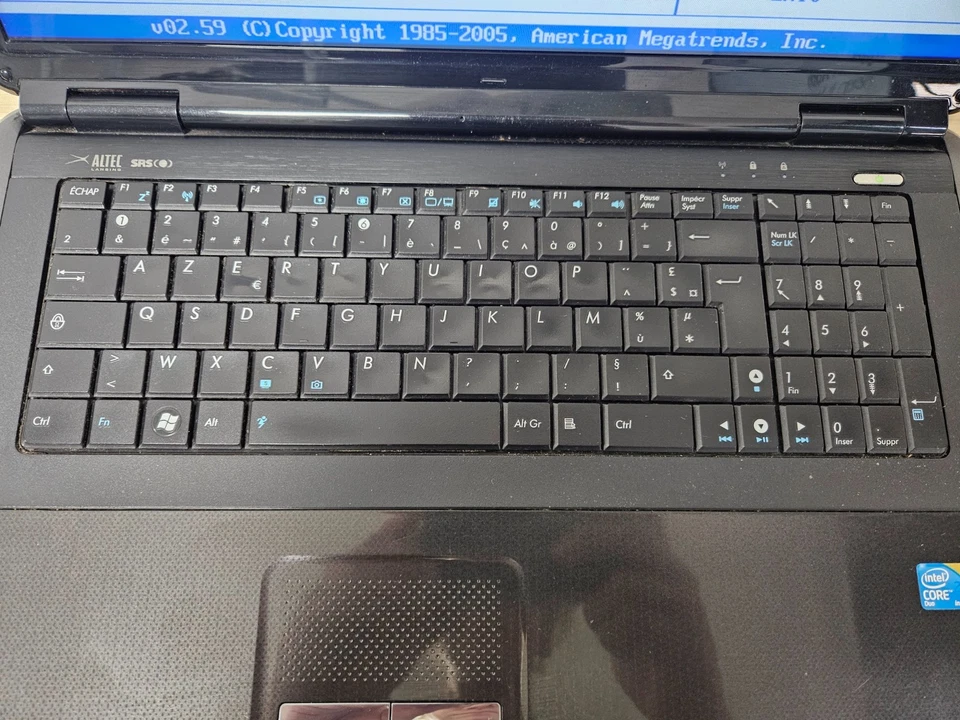 ASUS X70IJ 17.3" Laptop - Intel Core 2 Duo - 4GB Ram - No Storage - Image 3 of 4