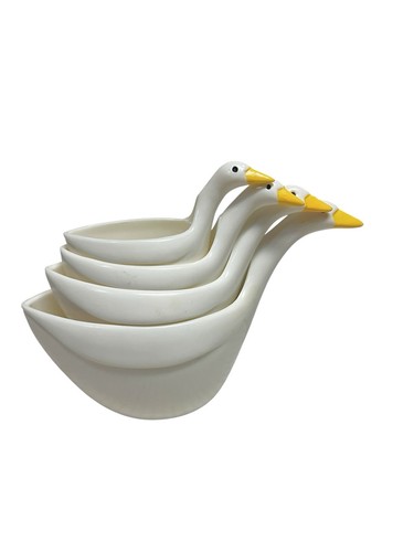 Vintage MCM Melamine Stacking Nesting Country Goose Set of 4 Measuring Cups - Picture 4 of 6