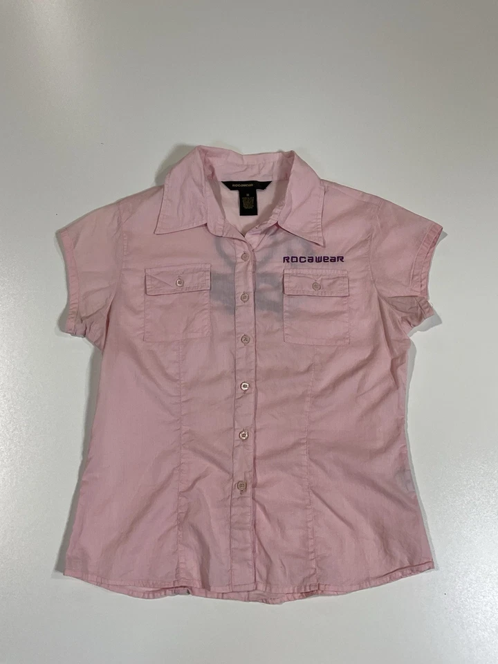 Blusa Vintage Rocawear Abotonada Talla M Bebé Top Hip Hop Preppy Rosa Y2K Foto 3 de 4