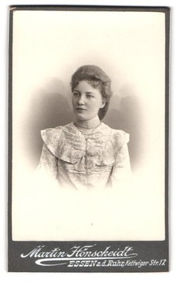 Fotografie Martin Hönscheidt, Essen a.d. Ruhr, Kettwiger Str. 17, Porträt einer 
