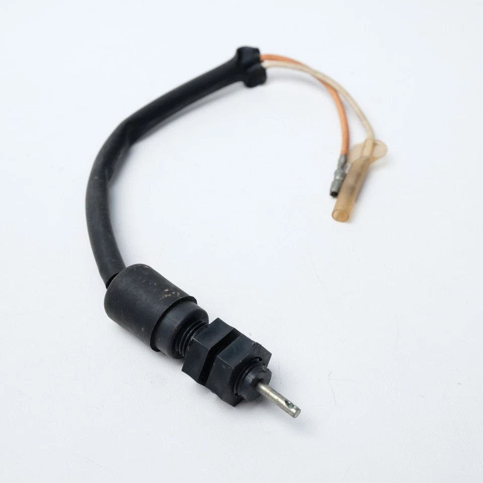 Interruptor de freno trasero para Suzuki TS250 GT380 GT550 GT750 Foto 2 de 3