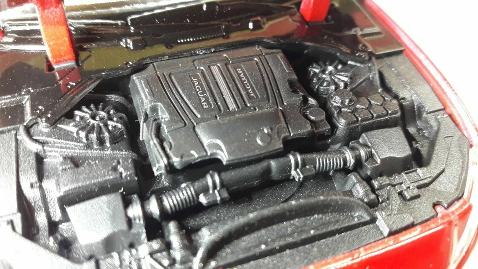 Jaguar F Pace Black 2016 4x4 V6 Welly 1:24 Detailed Interior Diecast Scale Model - Image 2 of 4