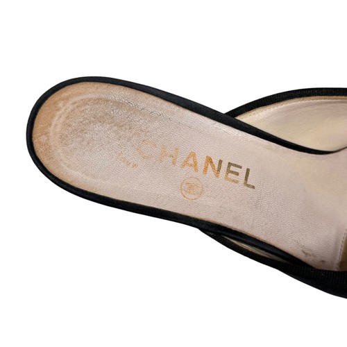 Tacchi a spillo vintage CHANEL raso berretto toemule taglia 9,5 nero bianco righe CC fiocco - Foto 5 di 13