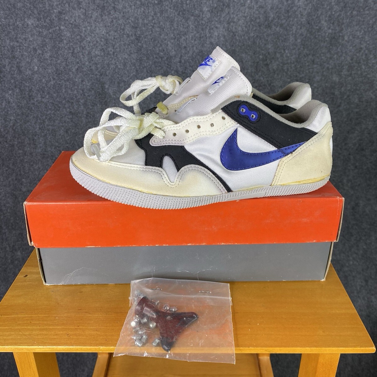 VINTAGE Nike High Jump 88 Mens 6.5 US Shoes Track Sneakers Blue 