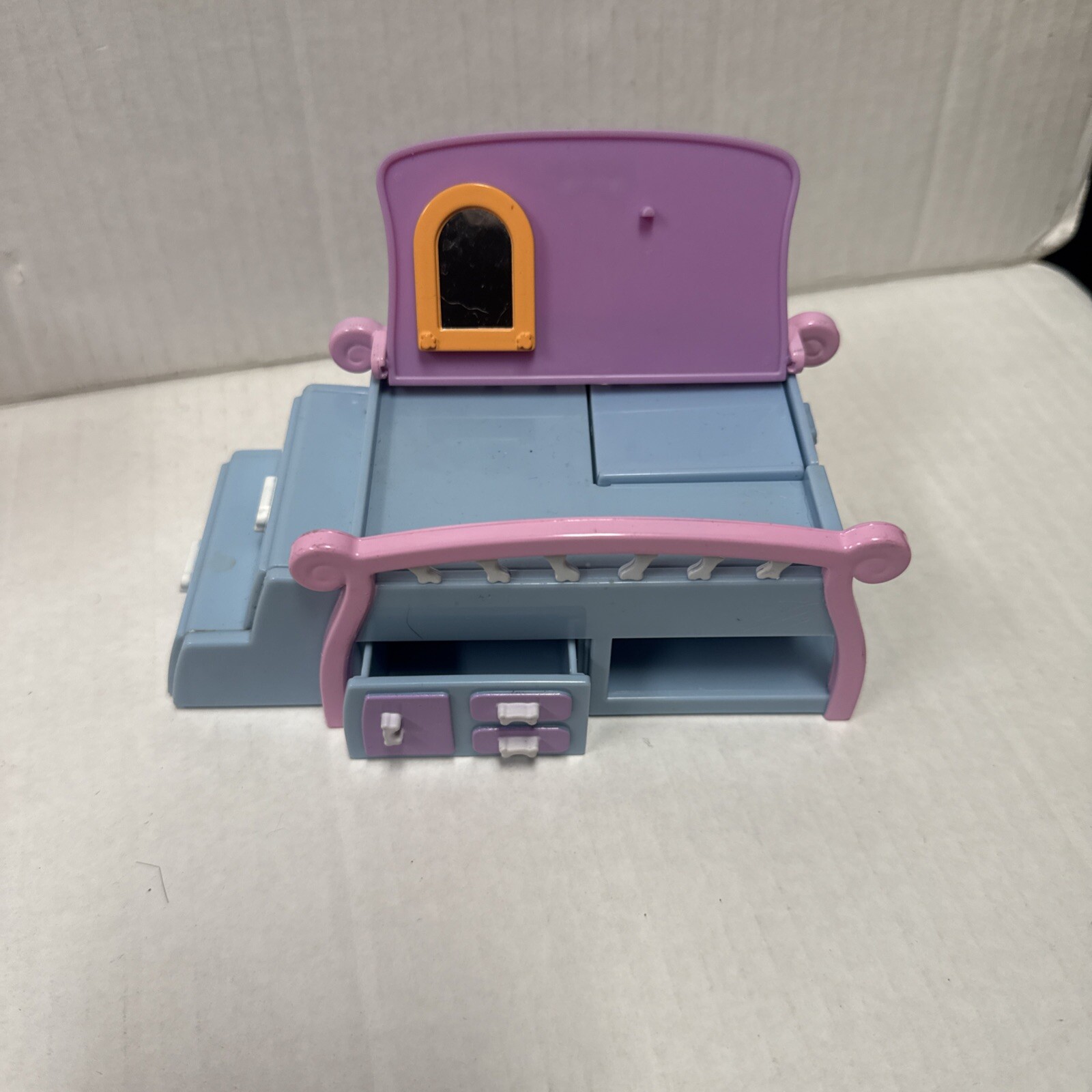 Picture 2 of 3