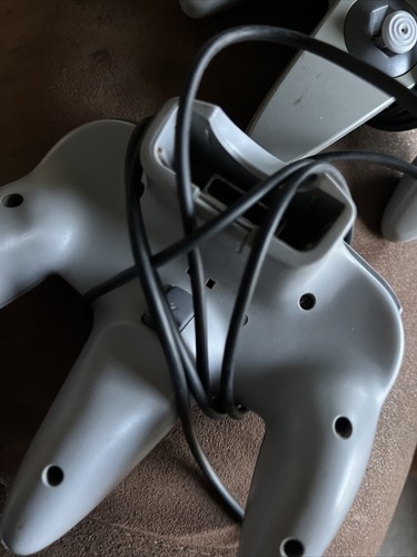 2 Nintendo 64 Controller - Gray One Has A Loose Stick, One Has Stuck Buttons - Picture 4 of 5