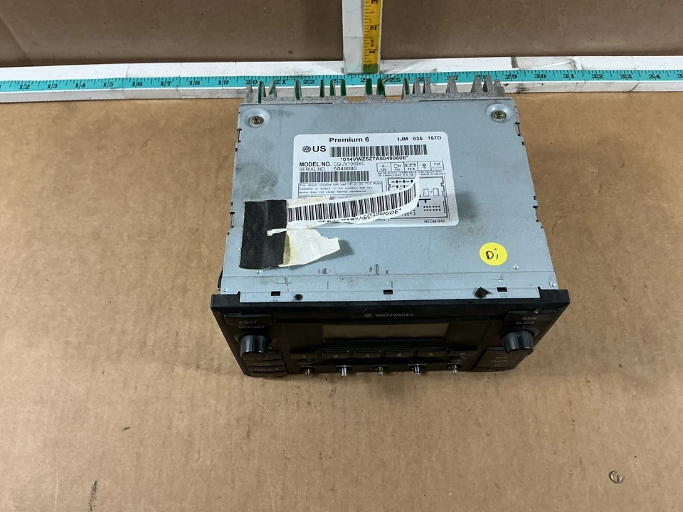 2000-2005 Volkswagen Passat Radio Receiver AM FM Cassette Player 1JM035157D OEM - Image 3 of 4