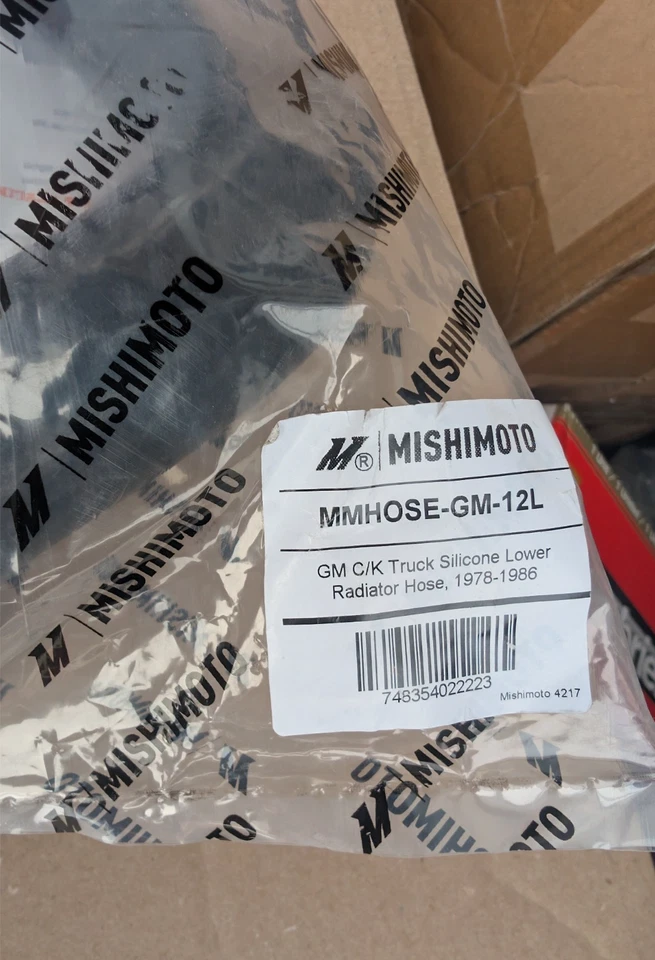 Нижний шланг радиатора Mishimoto подходит для грузовика GMC C/K 305CI 350CI 1978-1986 черный - Изображение 3 из 4