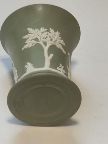 Wedgwood Vase Jasperware 10 cm Green White Vintage British - Picture 11 of 13