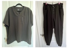 JAANUU Black Scrubs Set Size / Top 2XL / Bottom XL