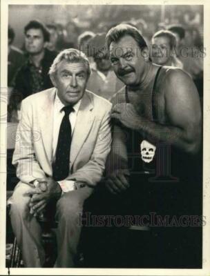 1988 Press Photo Actor Andy Griffith & Dick Butkus in 
