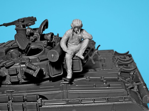 Kit de figuras modelo plástico tripulación tanque de las Fuerzas Armadas de Ucrania 1:35 ICM35756 - Imagen 3 de 9