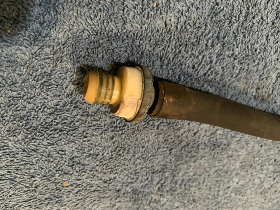 1987 1988 年经典萨博 900 涡轮制动增强器真空管和止回阀 — 第 3/4 张图片