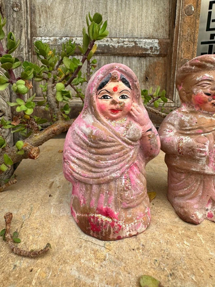 Antigua escultura rara de terracota pintada a mano de hombre indio mujer pareja de colección Foto 2 de 4